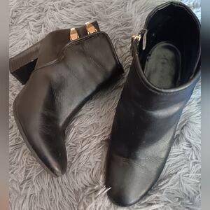 Calvin Klein botties